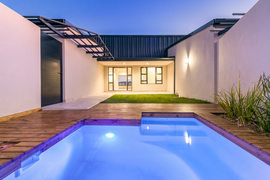 5 Bedroom Property for Sale in Paradise Western Cape